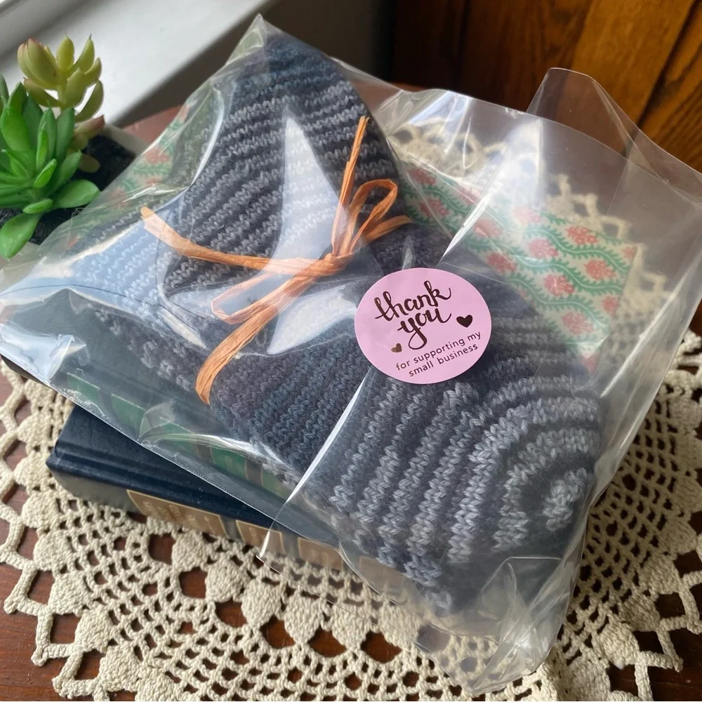 Hand Knit Striped Knit Ankle Socks - Black and Gray Woman Size 7-10 NEW